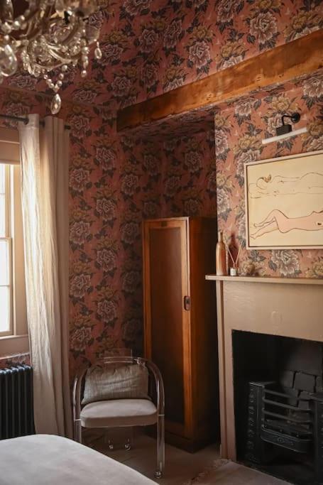 Primrose Cottage - With Private Courtyard & Sun Terrace In Central 巴斯 外观 照片