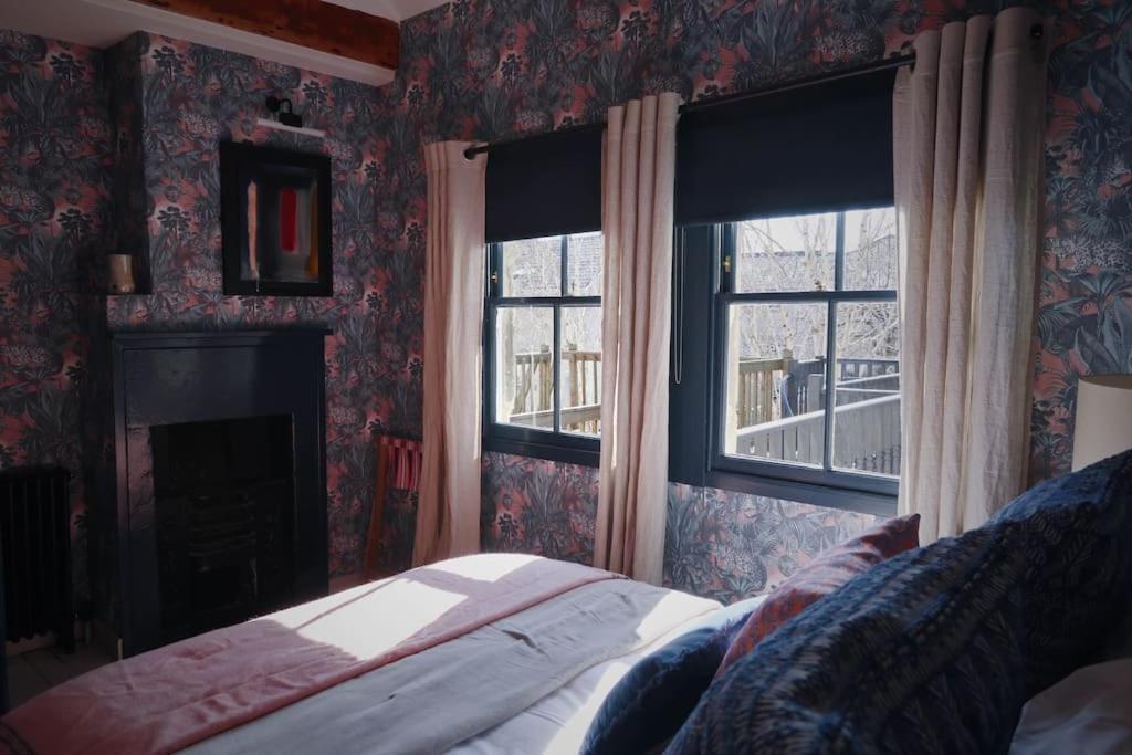 Primrose Cottage - With Private Courtyard & Sun Terrace In Central 巴斯 外观 照片